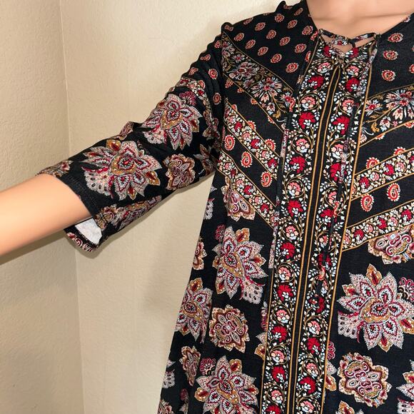 Chico's Parisian Medallion Lace-Up Top SZ 2 (LG) boho flowy 3/4 sleeve neck tie - Picture 3 of 10